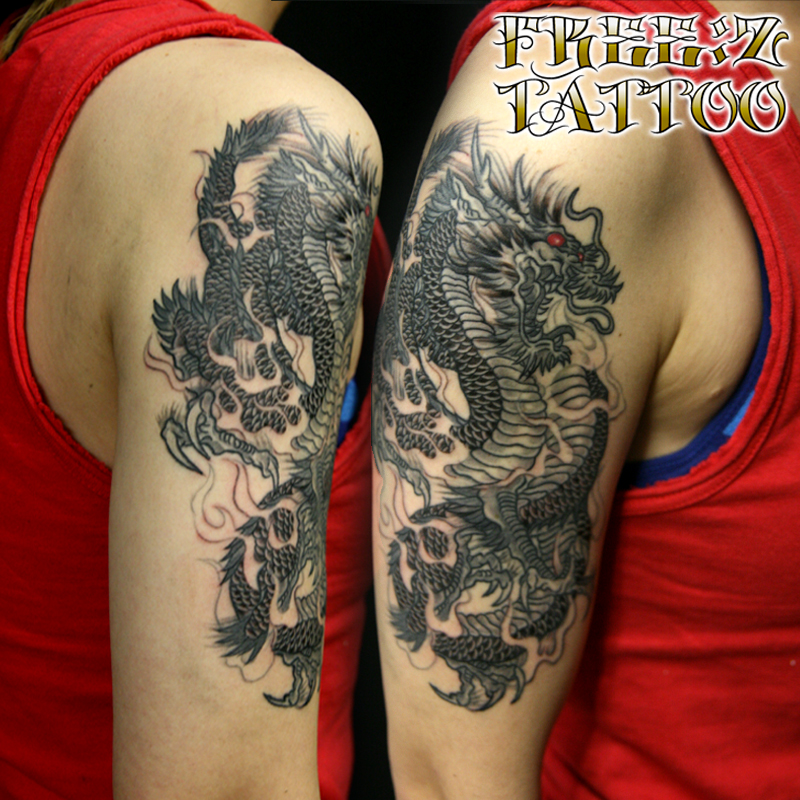 カラス彫りの龍の刺青irezumi【千葉幕張タトゥーtattoo】千葉彫師 千葉タトゥーは千葉市花見川区幕張本郷のFREEZ