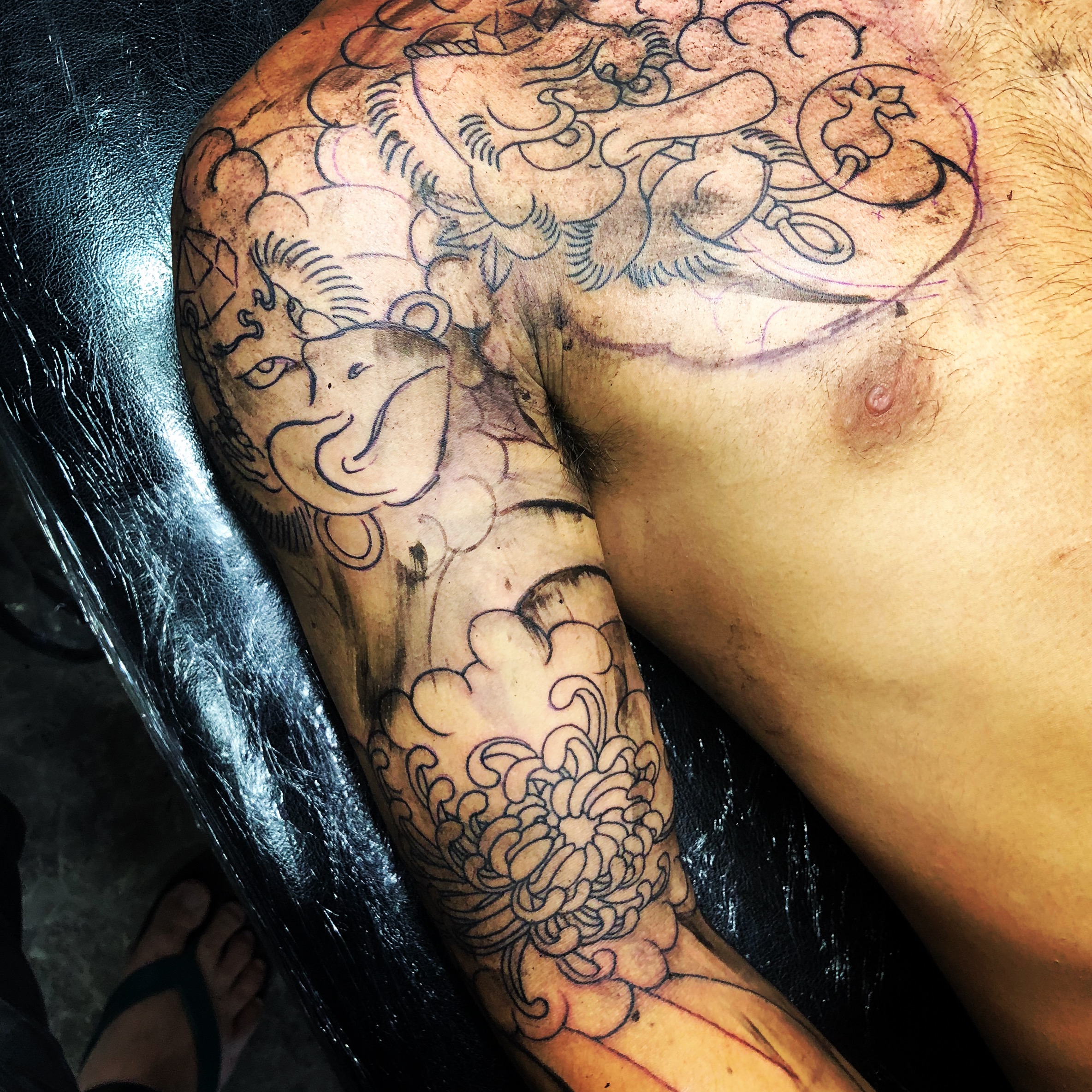 天狗にカラス天狗の面散らし刺青irezumi 千葉幕張タトゥーtattoo 千葉彫亜星 千葉彫師 千葉タトゥーは千葉市花見川区幕張本郷のfree Z Tattoo フリーズタトゥー 天狗にカラス天狗の面散らし刺青irezumi 千葉幕張タトゥーtattoo 千葉彫亜星 千葉彫師 千葉タトゥーは千葉市花見川区幕張本郷のfree Z Tattoo フリーズタトゥー