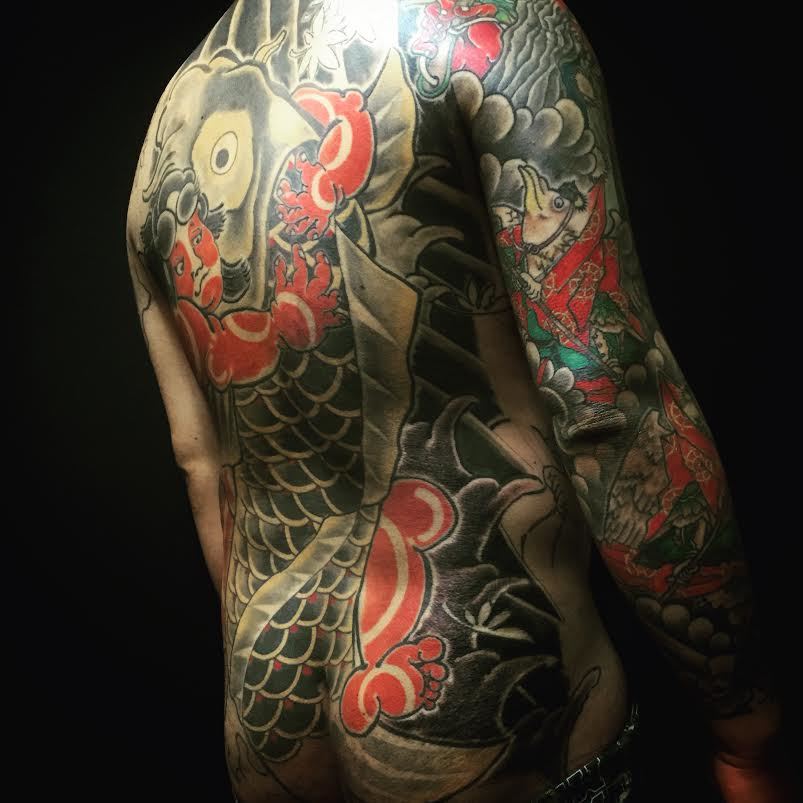 背中一面に金太郎抱き鯉の刺青irezumi【千葉幕張タトゥーtattoo】千葉彫師 千葉タトゥーは千葉市花見川区幕張本郷のFREEZ