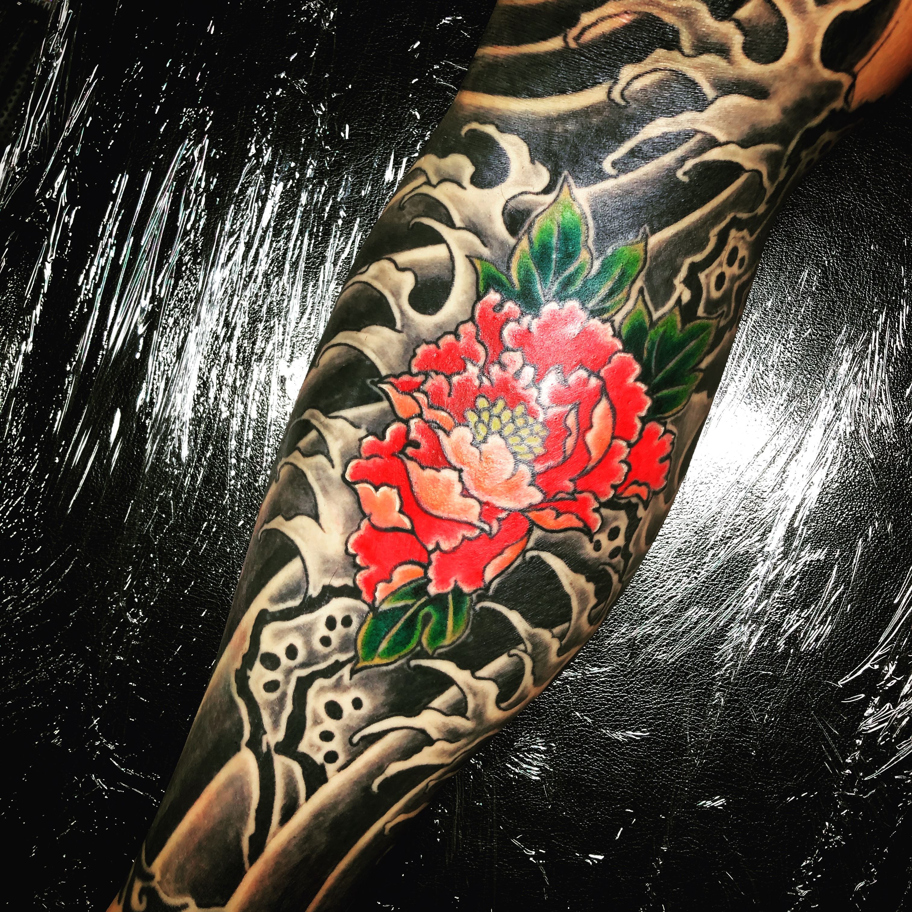 牡丹の刺青irezumi【千葉幕張タトゥーtattoo】千葉女性彫師SAO 千葉タトゥーは千葉市花見川区幕張本郷のFREEZ