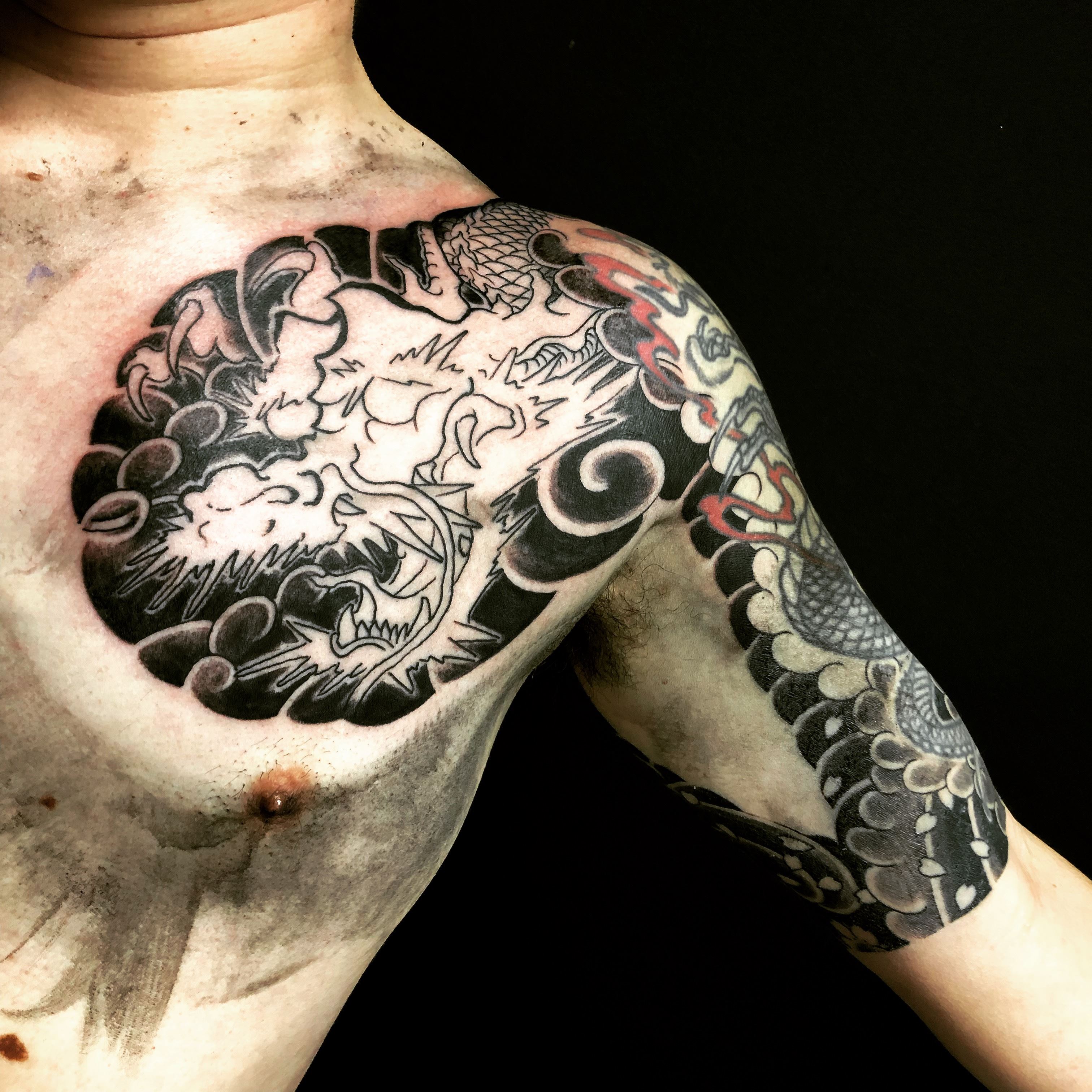 龍の刺青irezumi関東彫り胸ひかえ腕五分 千葉幕張タトゥーtattoo 千葉県彫師 千葉タトゥーは千葉市花見川区幕張本郷のfree Z Tattoo フリーズタトゥー