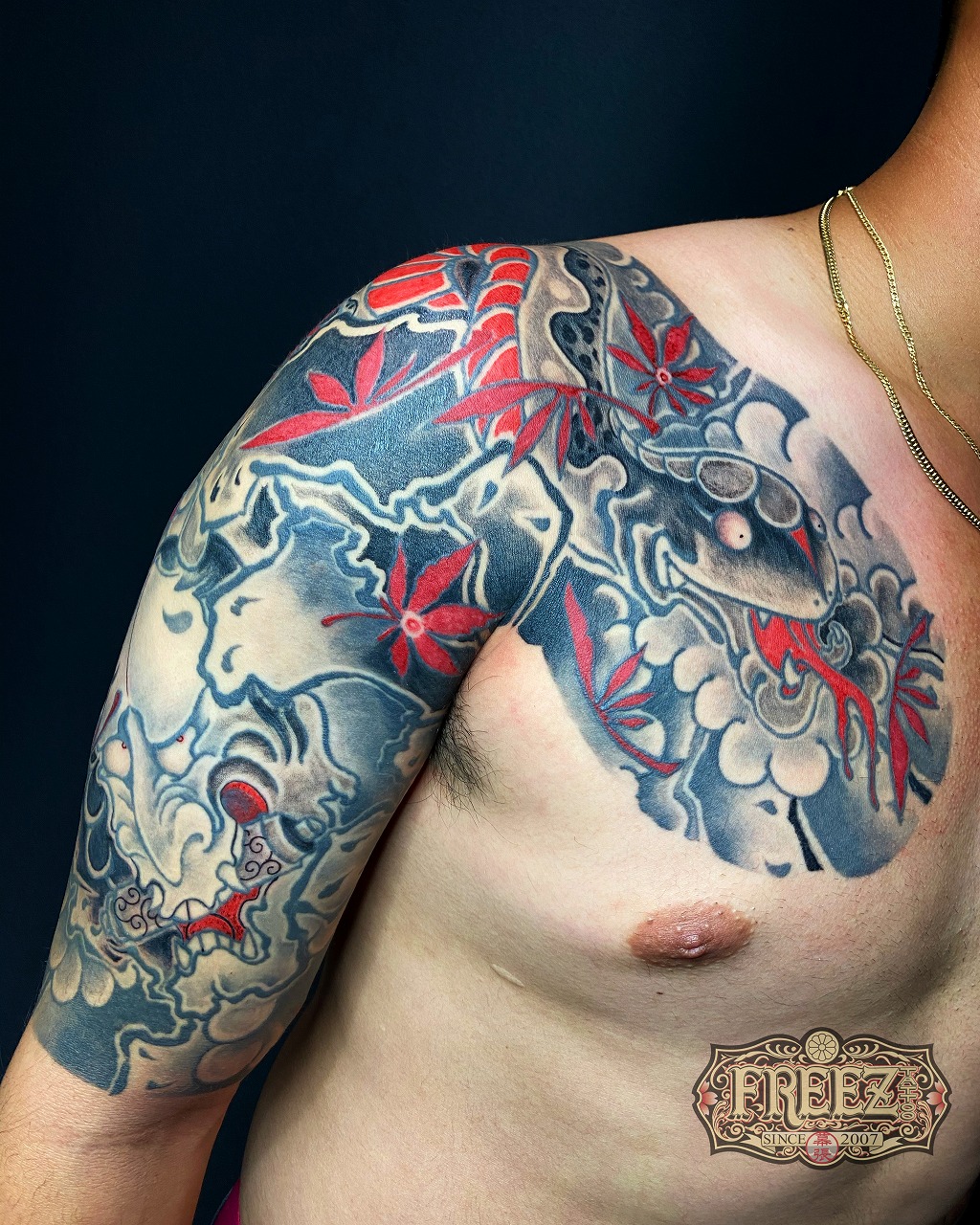 関東彫り胸ひかえ腕五分で蛇と般若の刺青irezumi 千葉幕張タトゥーtattoo 千葉彫亜星 千葉タトゥーは千葉市花見川区幕張本郷のfree Z Tattoo フリーズタトゥー