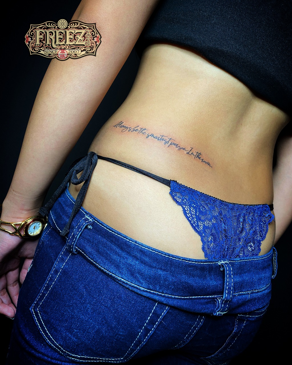 腰にレタリングのガールズタトゥーtattoo 千葉幕張刺青irezumi 千葉女性彫師sao 千葉タトゥーは千葉市花見川区幕張本郷のfree Z Tattoo フリーズタトゥー 腰にレタリングのガールズタトゥーtattoo 千葉幕張刺青irezumi 千葉女性彫師sao 千葉タトゥーは千葉市花見川区幕張本郷のfree Z Tattoo フリーズタトゥー