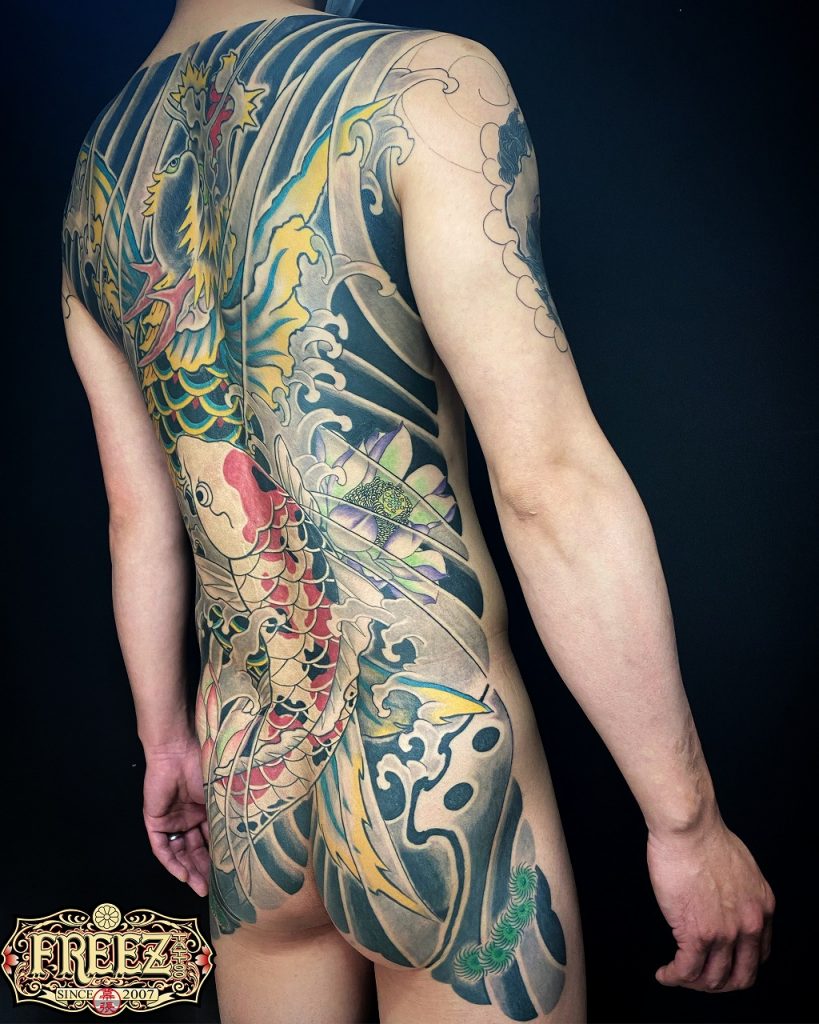 背中一面に夫婦鯉の刺青irezumi 千葉幕張タトゥーtattoo 千葉彫亜星 千葉タトゥーは千葉市花見川区幕張本郷のfree Z Tattoo フリーズタトゥー