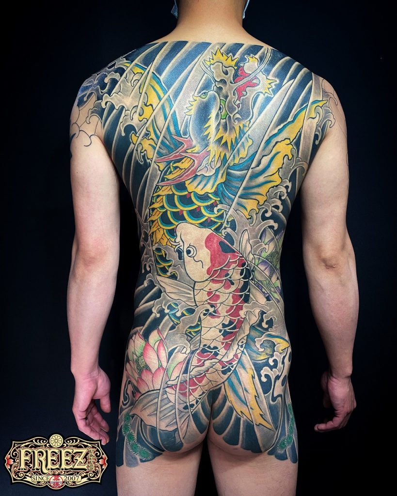 背中一面に夫婦鯉の刺青irezumi 千葉幕張タトゥーtattoo 千葉彫亜星 千葉タトゥーは千葉市花見川区幕張本郷のfree Z Tattoo フリーズタトゥー