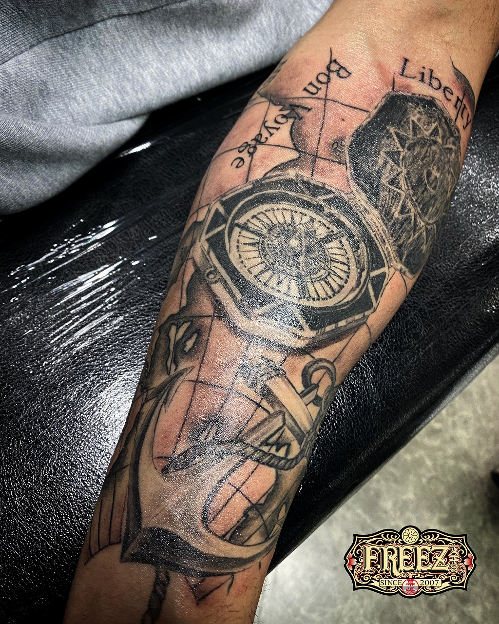 海図とコンパスとイカリのタトゥーtattoo 千葉幕張刺青irezumi 千葉彫亜星 千葉タトゥーは千葉市花見川区幕張本郷のfree Z Tattoo フリーズタトゥー