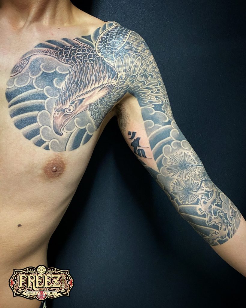 胸控え 関東彫り 腕七分に鷹の刺青irezumi 千葉幕張tattooタトゥー 千葉彫亜星 千葉タトゥーは千葉市花見川区幕張本郷のfree Z Tattoo フリーズタトゥー